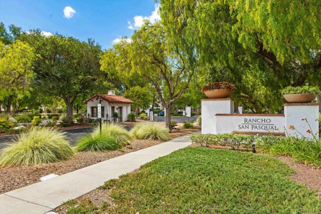 3329 Wild Oak LN, Escondido, CA 92027