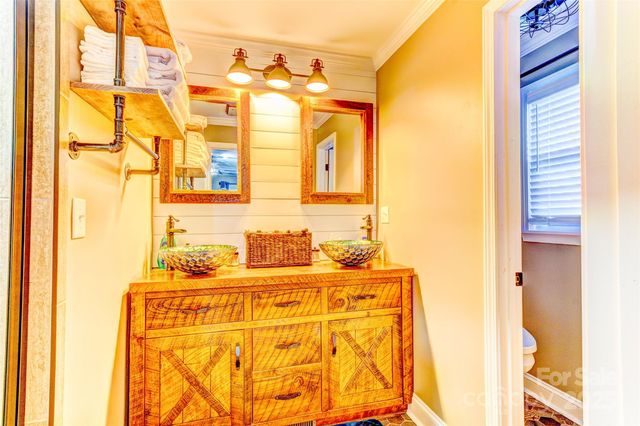 253 Suncrest Road, Cherryville, NC 28021