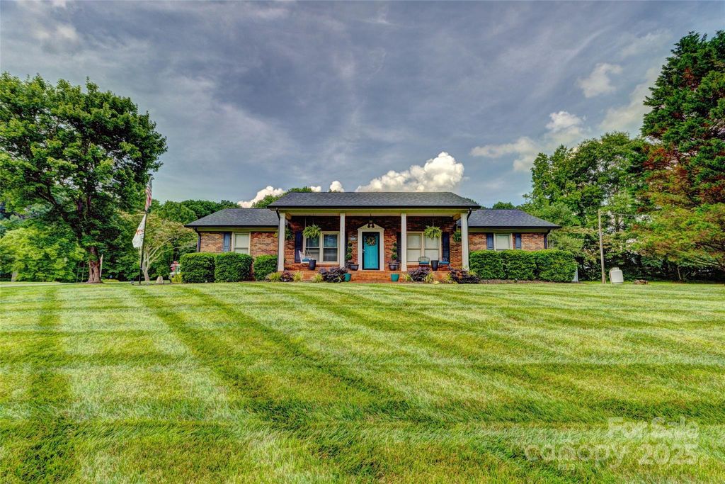 253 Suncrest Road, Cherryville, NC 28021
