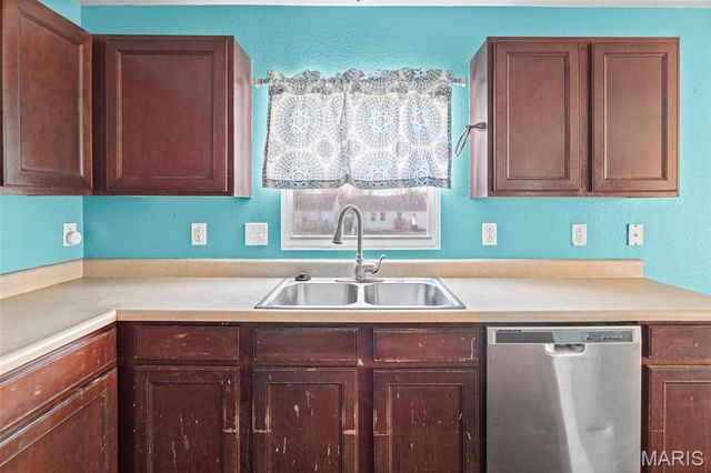 2528 Commons Parkway, Belleville, IL 62221