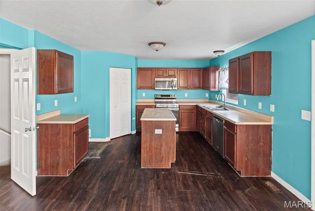 2528 Commons Parkway, Belleville, IL 62221