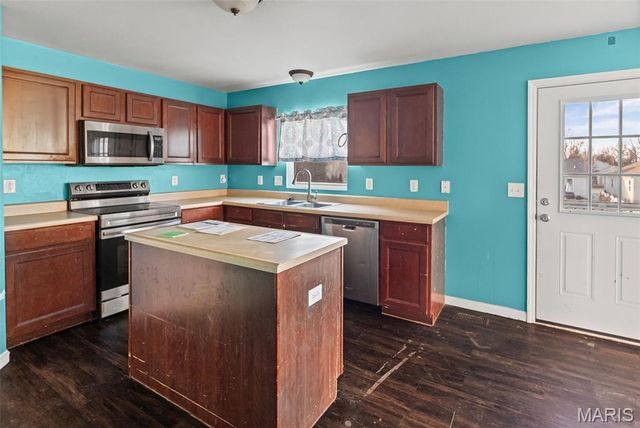 2528 Commons Parkway, Belleville, IL 62221