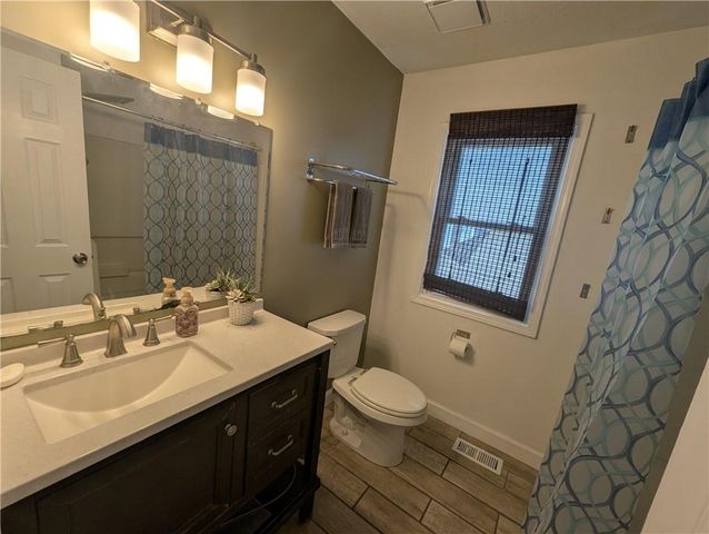 2320 E 71st Terrace, Kansas City, MO 64132