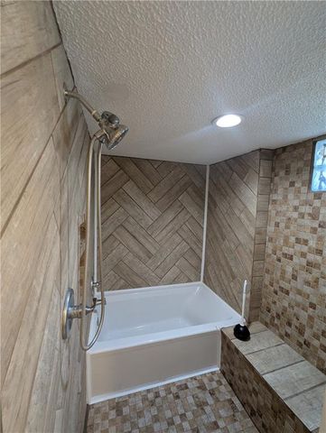 2320 E 71st Terrace, Kansas City, MO 64132