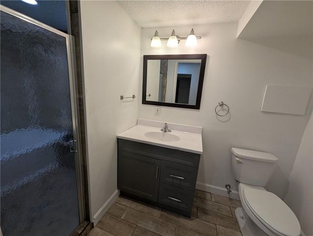 2320 E 71st Terrace, Kansas City, MO 64132