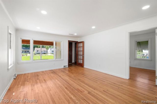 7285 Prospect Avenue, Warren, MI 48091