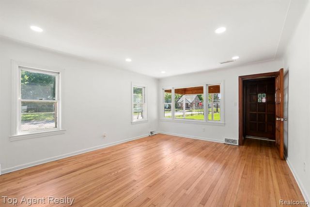 7285 Prospect Avenue, Warren, MI 48091