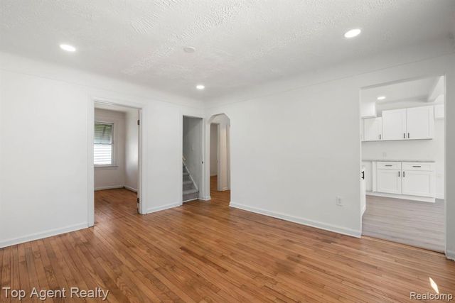 7285 Prospect Avenue, Warren, MI 48091