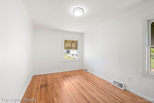 7285 Prospect Avenue, Warren, MI 48091