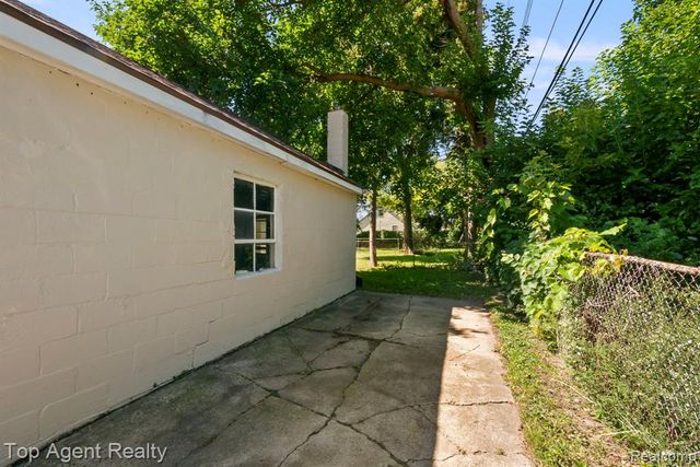 7285 Prospect Avenue, Warren, MI 48091