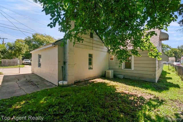 7285 Prospect Avenue, Warren, MI 48091