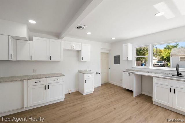 7285 Prospect Avenue, Warren, MI 48091