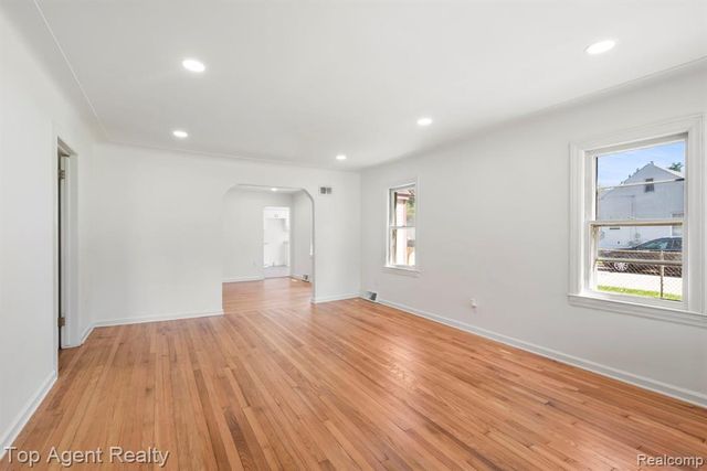 7285 Prospect Avenue, Warren, MI 48091