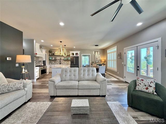 3079 Stonebridge Place, Festus, MO 63028
