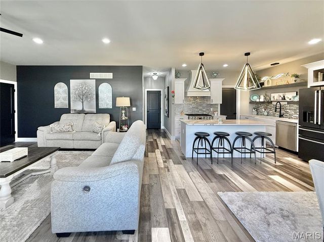 3079 Stonebridge Place, Festus, MO 63028