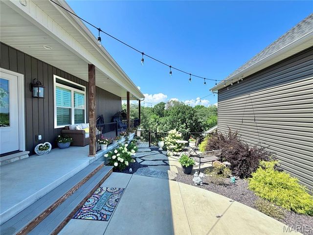 3079 Stonebridge Place, Festus, MO 63028