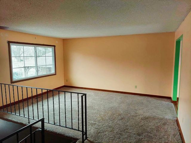 94 108th Avenue NW, Coon Rapids, MN 55448