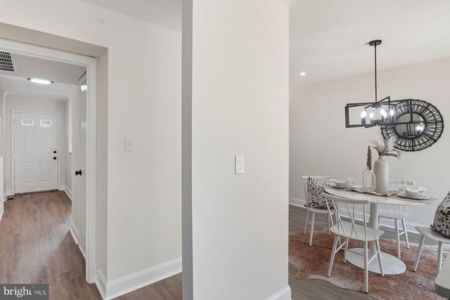 7 PRESTWICK SQ, Baltimore, MD 21228