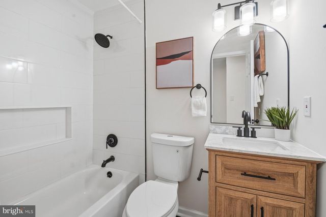 7 PRESTWICK SQ, Baltimore, MD 21228