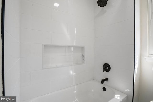 7 PRESTWICK SQ, Baltimore, MD 21228