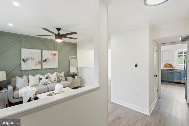 7 PRESTWICK SQ, Baltimore, MD 21228