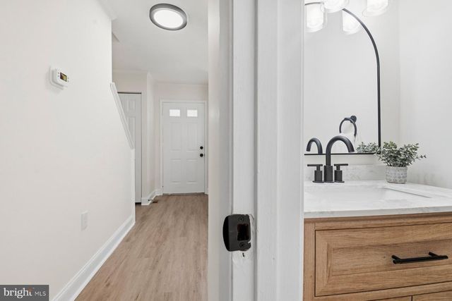 7 PRESTWICK SQ, Baltimore, MD 21228