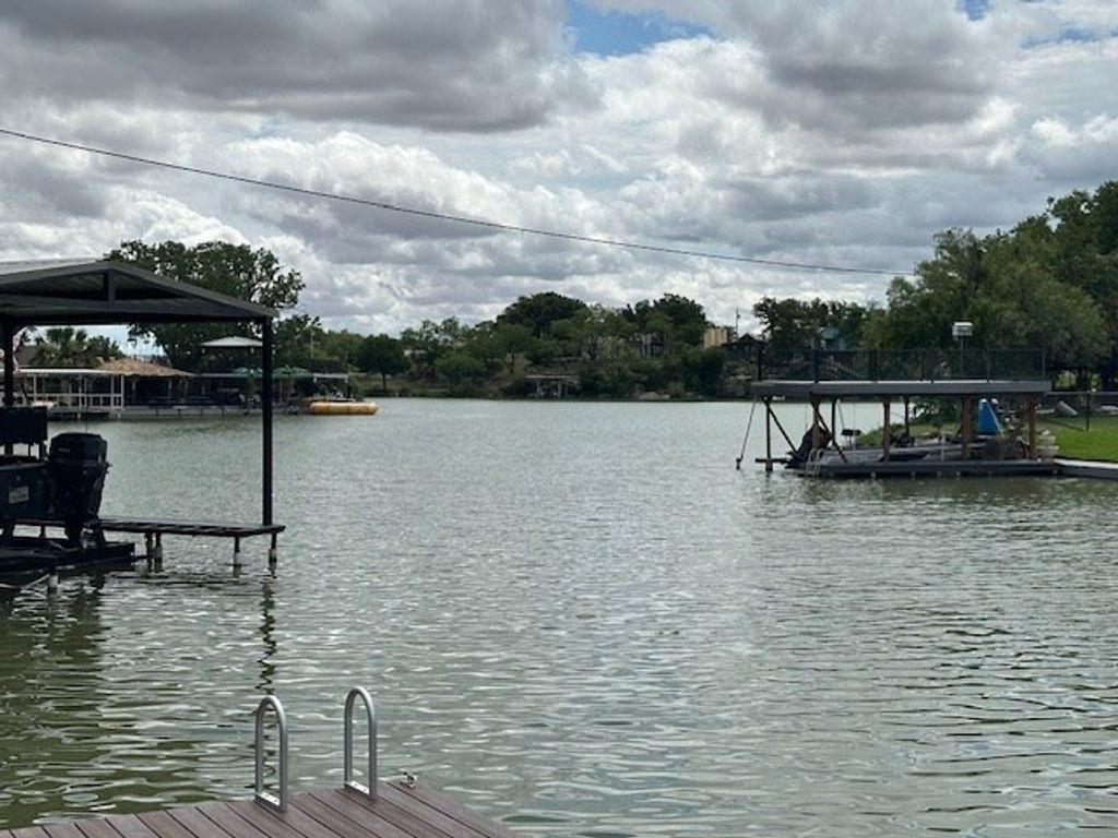 Image 13 of property listing at 2602 Sleepy Hollow Rd, San Angelo, TX 76904