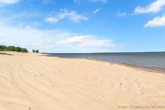 3835 Edge Road, Kingston, OK 73439