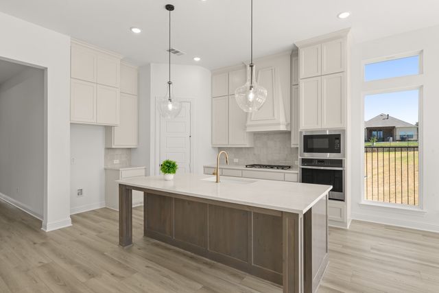 2601 Lila Street, Burleson, TX 76028