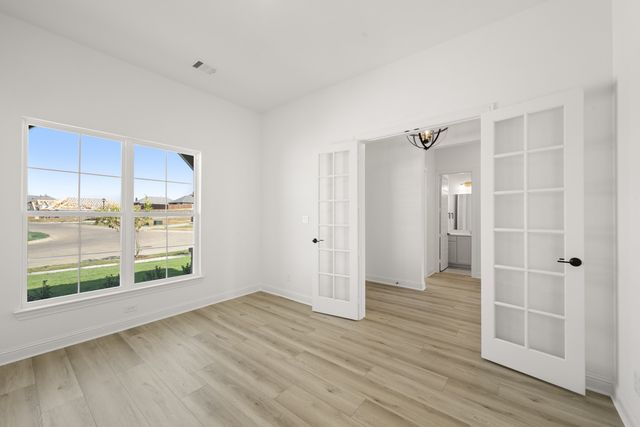 2601 Lila Street, Burleson, TX 76028