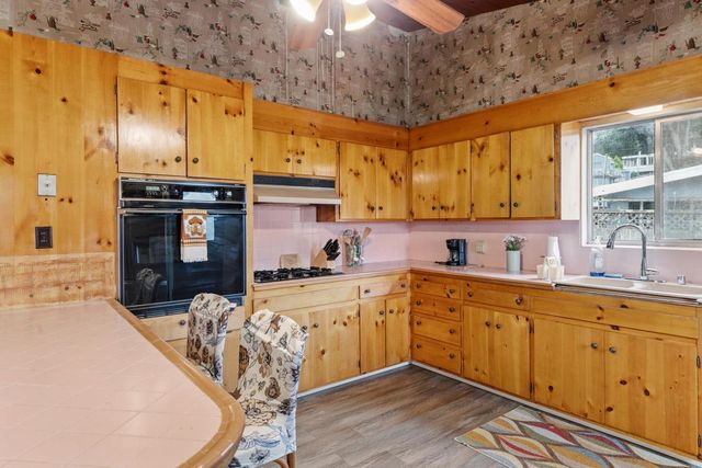 380 Paloma Avenue, Pacifica, CA 94044
