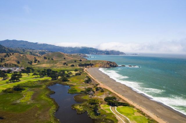 380 Paloma Avenue, Pacifica, CA 94044