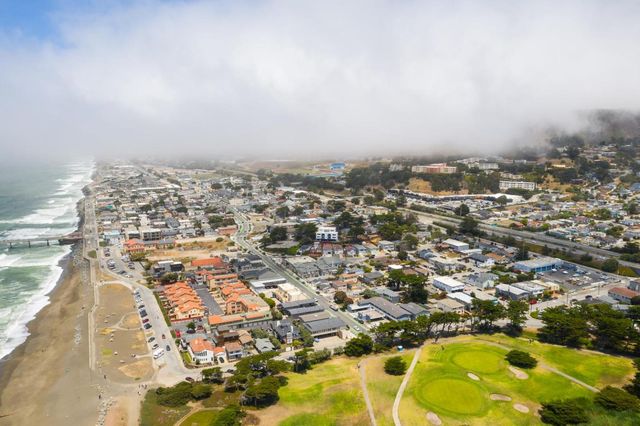 380 Paloma Avenue, Pacifica, CA 94044
