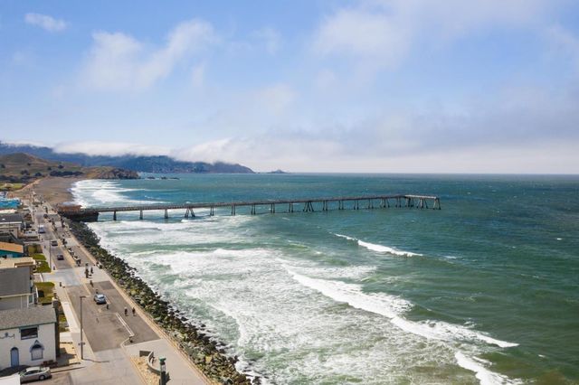 380 Paloma Avenue, Pacifica, CA 94044