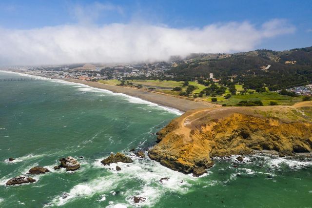 380 Paloma Avenue, Pacifica, CA 94044
