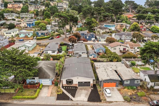 380 Paloma Avenue, Pacifica, CA 94044