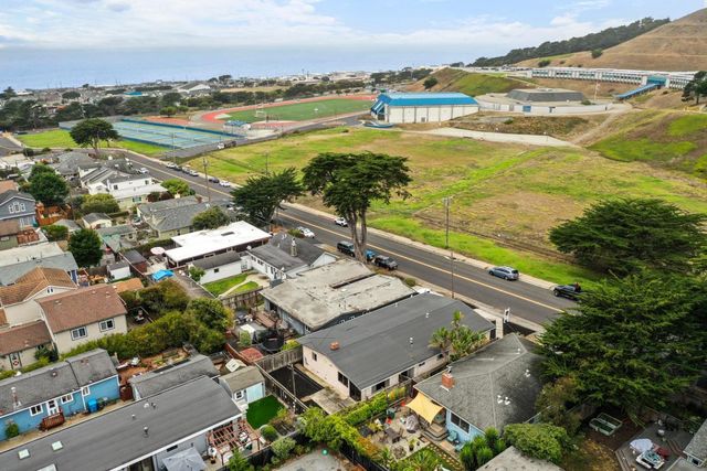 380 Paloma Avenue, Pacifica, CA 94044