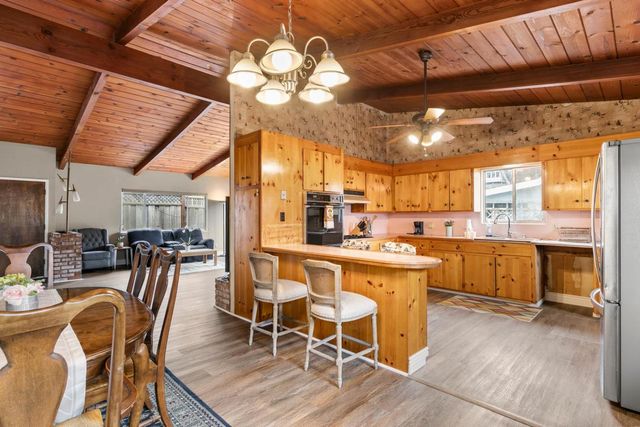 380 Paloma Avenue, Pacifica, CA 94044