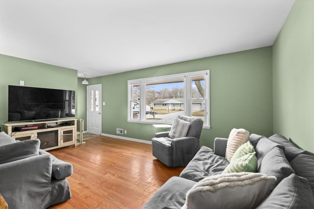 6383 W Darnel AVENUE, Brown Deer, WI 53223