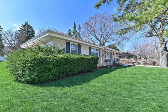 6383 W Darnel AVENUE, Brown Deer, WI 53223