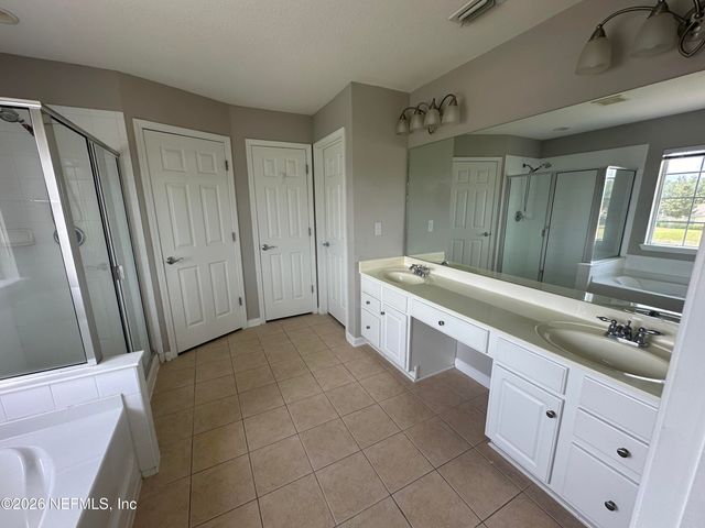 6340 AUTUMN BERRY Circle, Jacksonville, FL 32258