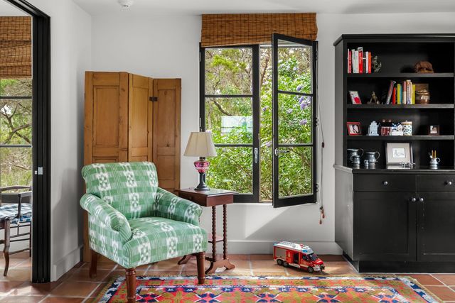 698 Windsong TRL, West Lake Hills, TX 78746