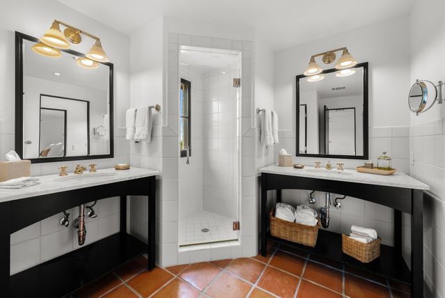 698 Windsong TRL, West Lake Hills, TX 78746