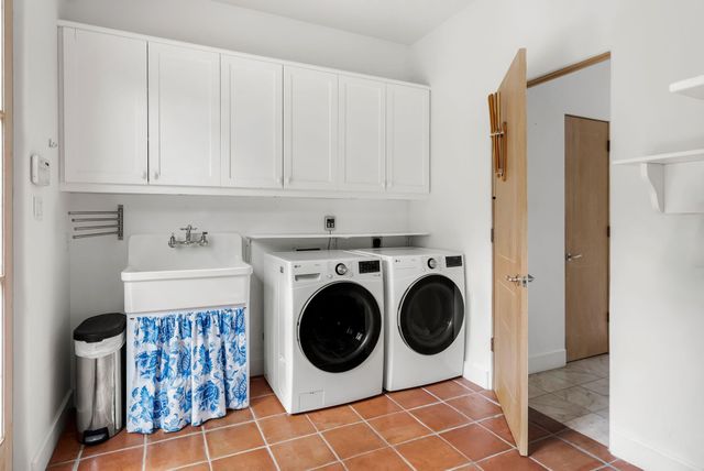 698 Windsong TRL, West Lake Hills, TX 78746