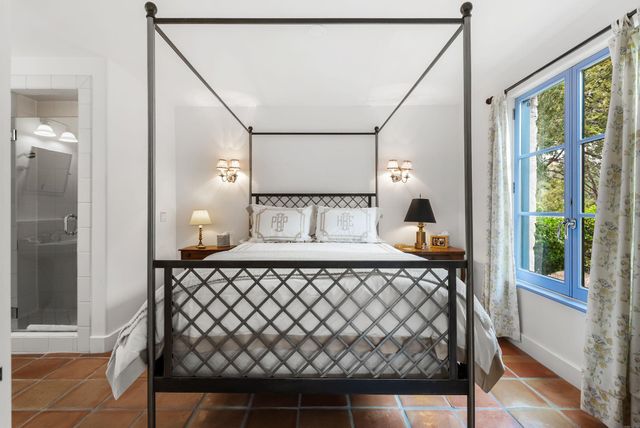 698 Windsong TRL, West Lake Hills, TX 78746