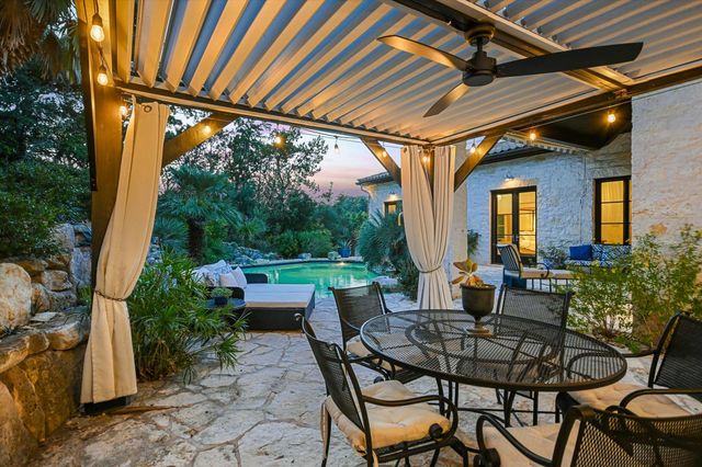 698 Windsong TRL, West Lake Hills, TX 78746