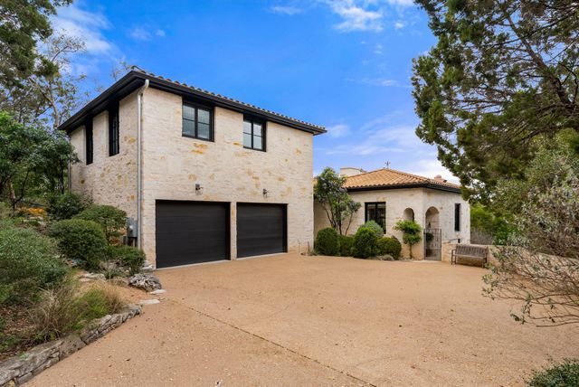 698 Windsong TRL, West Lake Hills, TX 78746