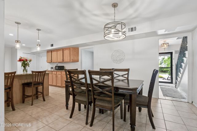 24 Jubilee Circle, Aberdeen, NJ 07747