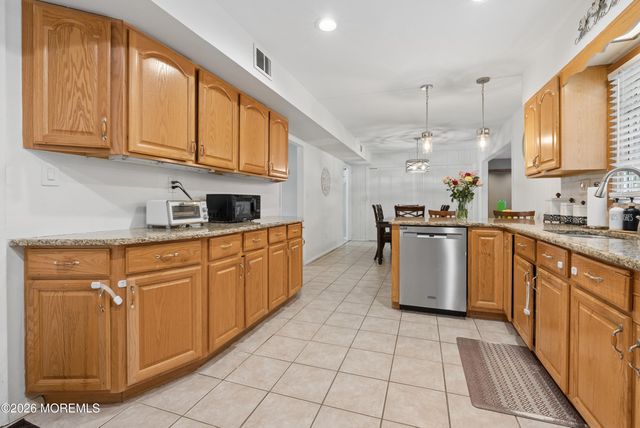 24 Jubilee Circle, Aberdeen, NJ 07747