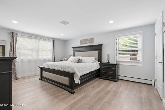 24 Jubilee Circle, Aberdeen, NJ 07747
